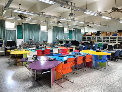 E241 機電整合實驗教室圖片