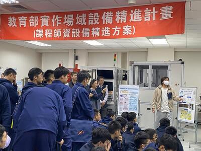 光華高工師生直擊勤益科大 探索自駕車與機器人黑科技圖片